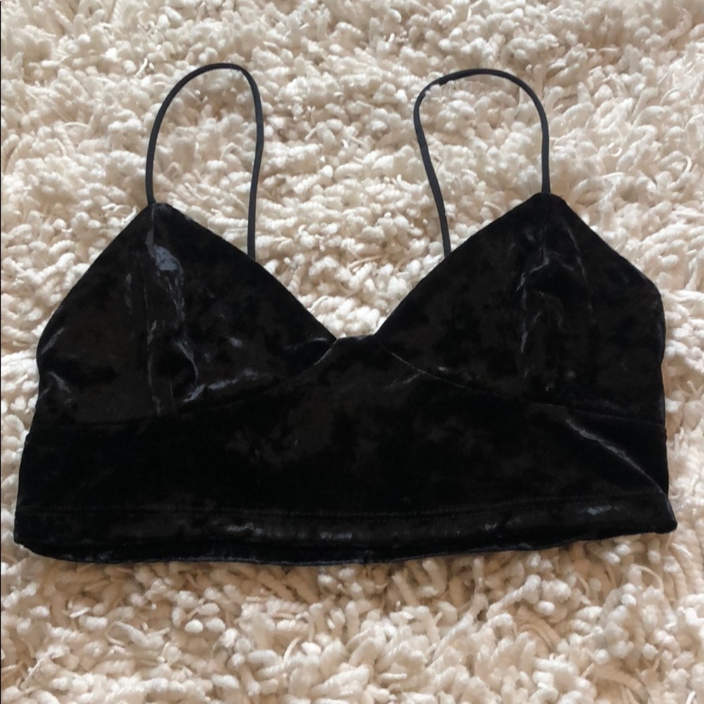 Zara- Black velvet crop top - Sz S